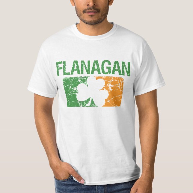 Flanagan efternamnklöver tee (Framsida)
