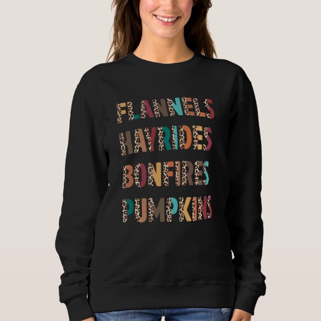 Flannels Hayrides Bonfire Pumpkins Boho Leopard F T Shirt (Framsida)