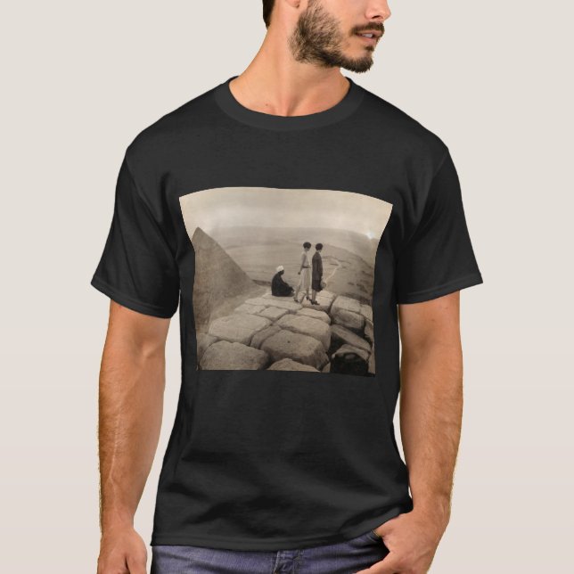 Flapper-flickor soluppgång Khufu-pyramiden, Egypte T Shirt (Framsida)