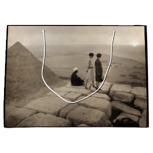 Flapper Girls Sunrise Khufu Pyramid, Egypten 1920