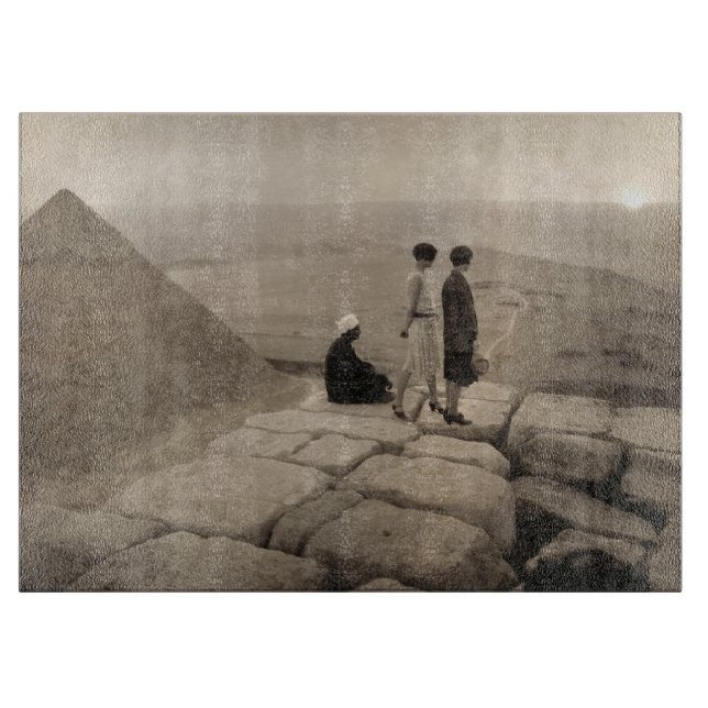 Flapper Girls Sunrise Khufu Pyramid, Egypten 1920 (Framsidan)