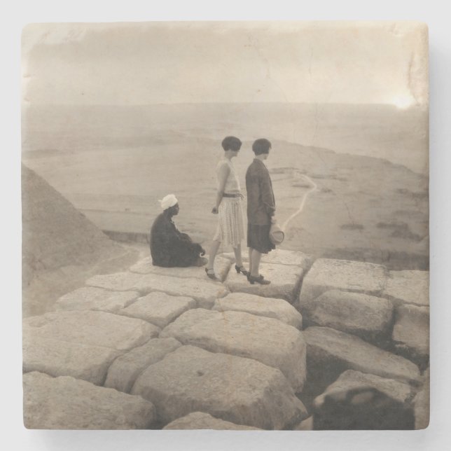 Flapper Girls Sunrise Khufu Pyramid, Egypten 1920 Stenunderlägg (Framsidan)
