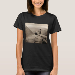 Flapper Girls Sunrise Khufu Pyramid, Egypten 1920 T Shirt