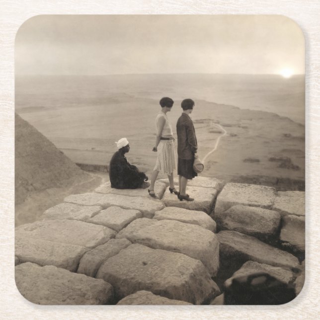 Flapper Girls Sunrise Khufu Pyramid, Egypten 1920 Underlägg Papper Kvadrat (Framsidan)