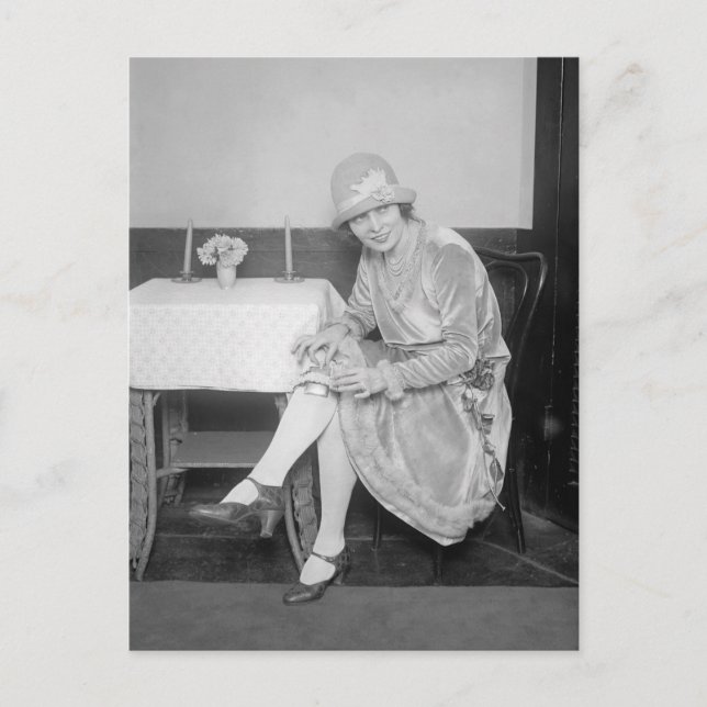 Flaska gömd i strumpeband, 1926 vykort (Framsida)