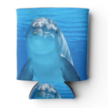 Flaskhalsar Dolphin tittar på kameran under vatten