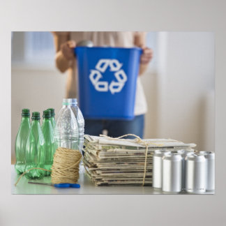 Flaskor, burkar och plastburkar för återvinning av poster