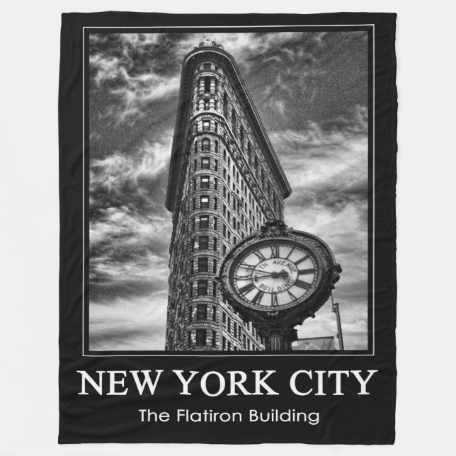 Flatiron Building och klocka i svart och vitt Fleecefilt (Framsidan)