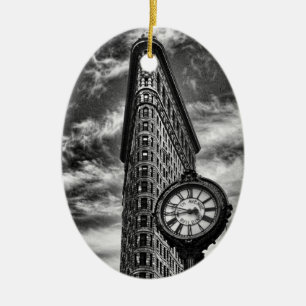 Flatiron Building och klocka i svart och vitt O Julgransprydnad Keramik