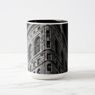 Flatiron byggnad i Manhattan, NYC Två-Tonad Mugg