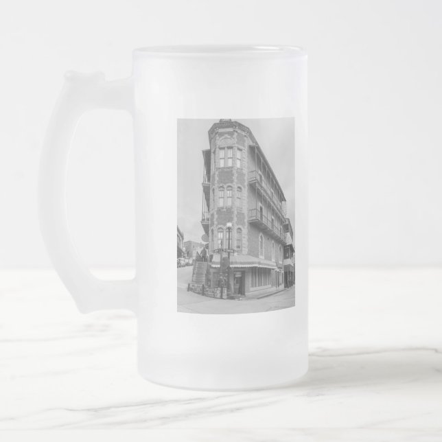 Flatiron Flats Eureka Grayscale Frostat Ölglas (Vänster)