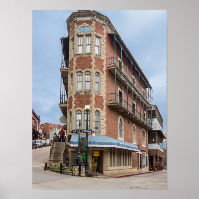 Flatiron Flats Eureka Poster (Framsidan)