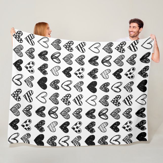Fleece Blanket - Black and White Hearts (På plats)