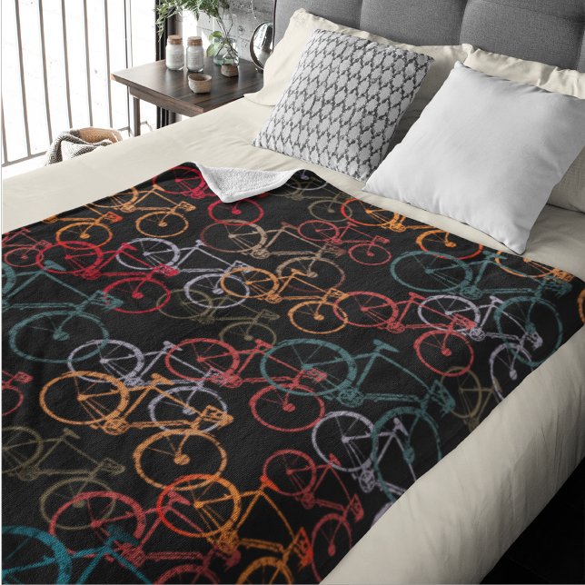 Fleece Blanket of Colorful Bikes Allover Black BG (Skapare uppladdad)