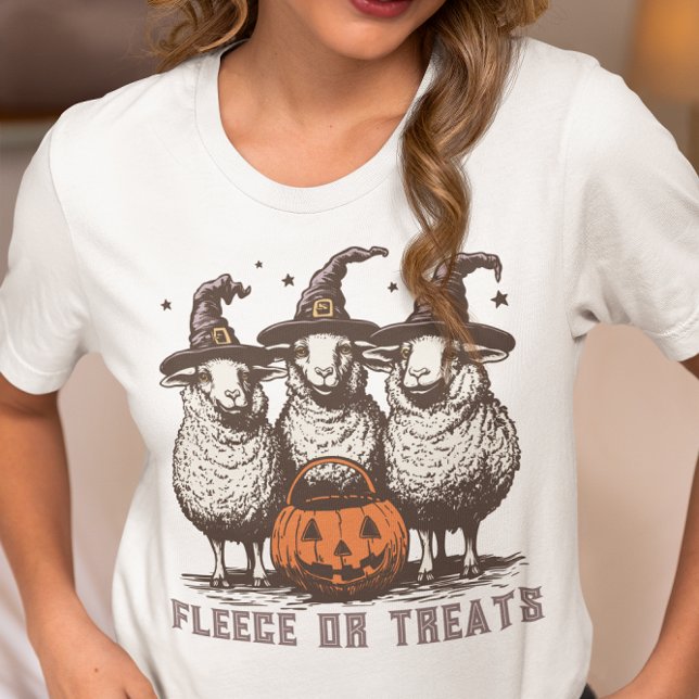 Fleece or Treats Sheep Halloween T Shirt (Skapare uppladdad)