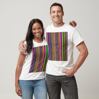 Flerfärgad design på vit t-shirt