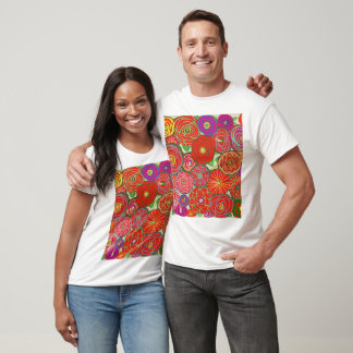 Flerfärgad design på vit t-shirt