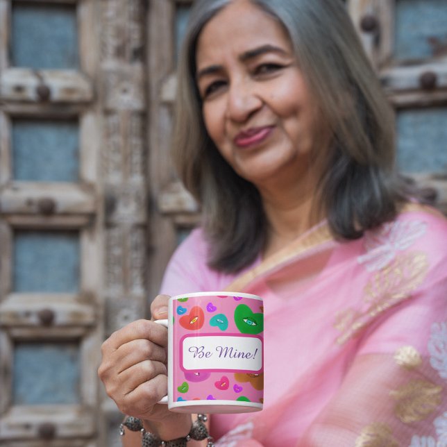 Flerfärgade hearter med Valentineser med ögonboll  Kaffemugg (Skapare uppladdad)