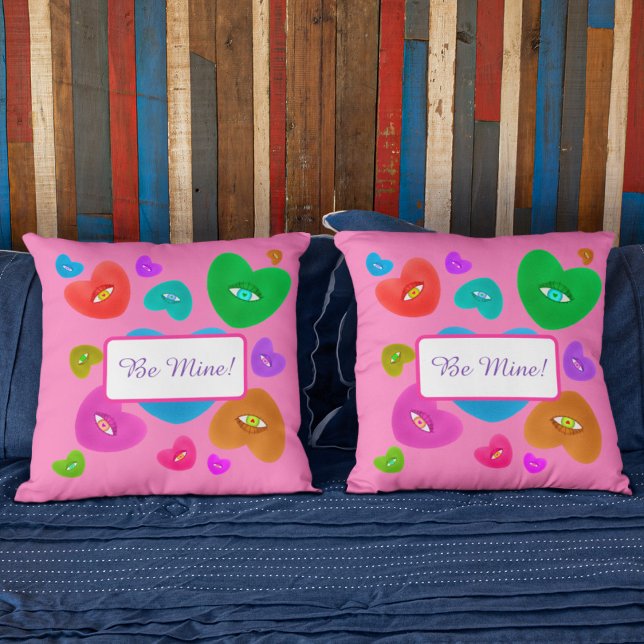 Flerfärgade hearter med Valentineser med ögonboll  Kudde (Skapare uppladdad)