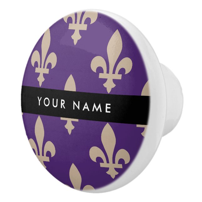 Fleur de Lis, Beige on Purple, Royal, Your Name Knopp (Höger)