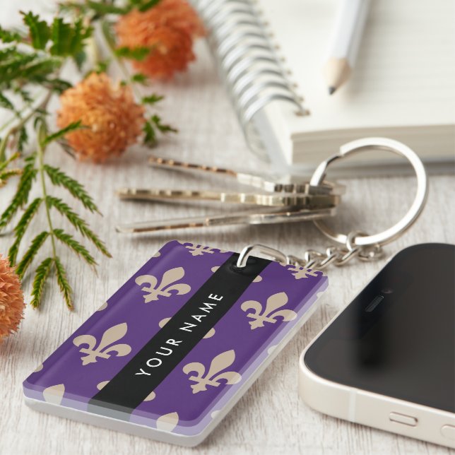 Fleur de Lis, Beige på Lila, Kunglig, Ditt Namn (Högra Framsidan)