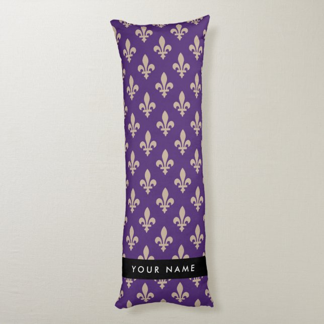 Fleur de Lis, Beige på Lila, Kunglig, Ditt Namn Kroppskudde (Baksidan (Vertikal))