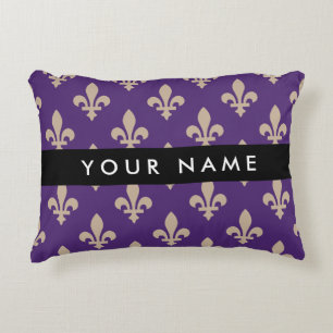 Fleur de Lis, Beige på Lila, Kunglig, Ditt Namn Prydnadskudde
