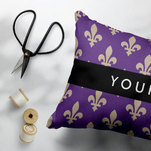 Fleur de Lis, Beige på Lila, Kunglig, Ditt Namn Prydnadskudde