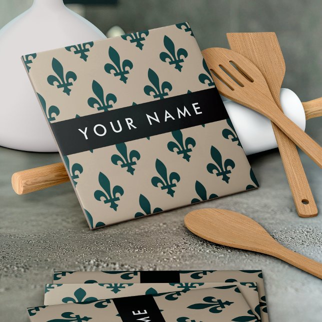 Fleur de Lis, Grön på Beige, Kunglig, Ditt Namn Kakelplatta (Skapare uppladdad)