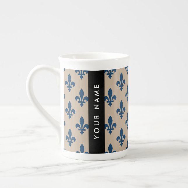 Fleur de Lis, marinblå på beige, kunglig, Ditt nam Benporslin Mugg (Vänster)