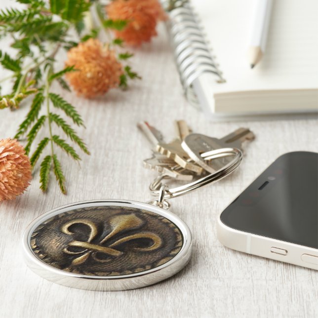 Fleur De Lis Medallion Rund Silverfärgad Nyckelring (Sidan)