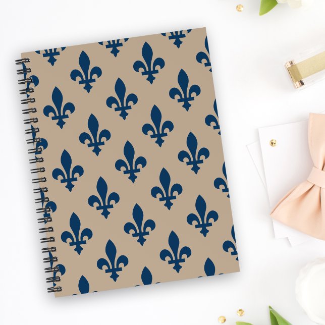 Fleur de Lis Mönster, Royal Fransk Blue på Cream Anteckningsbok (Skapare uppladdad)