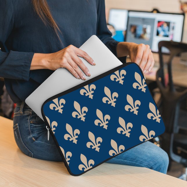 Fleur de Lis Mönster, Royal Fransk, Cream på Blue Laptop Fodral (Skapare uppladdad)