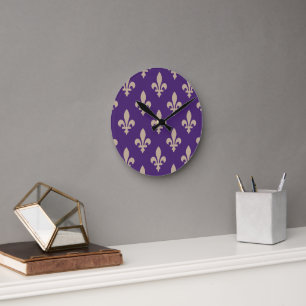 Fleur de Lis Mönster, Royal Fransk Cream på Lila Rund Klocka