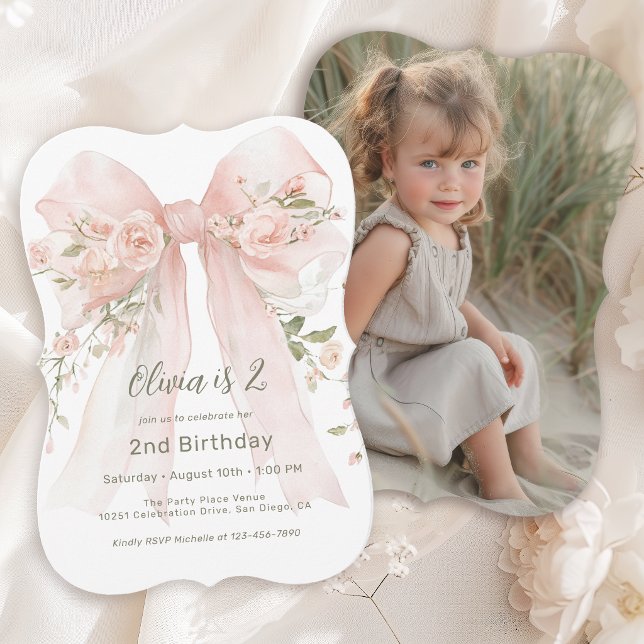 Flicka 2-årsdag Rosa blomsterbåge och foto Inbjudningar (Invitation may be ordered in both printed and instant download digital formats.)