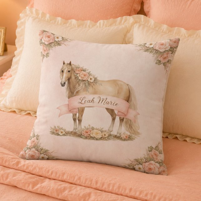 Flicka Blush Rosa Blommig Häst Ros Monogram Namn  Kudde (Skapare uppladdad)