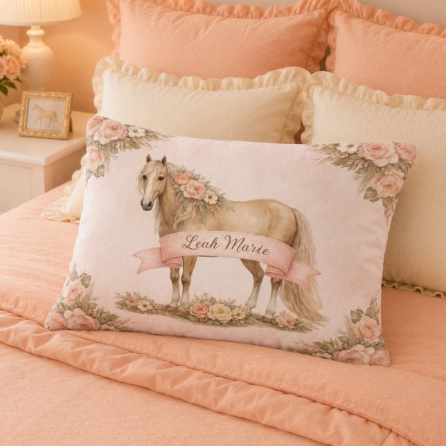 Flicka Ferska Blommig Häst Ros Monogram Namn  Prydnadskudde (Skapare uppladdad)