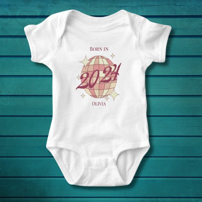 Flicka född 2024 nyfödd baby shower present t shirt (Skapare uppladdad)