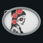 Flicka för day of the deadsockerskalle - vit<br><div class="desc">Denna day of the dead inspirerade design presenterar en härlig kvinna med sockerskallemönster på henne ansikte. Tre ro verkar i henne kolsvart hår med två mer ro som tatueras på henne armen. Flickan står från sidan med henne head som litet vänds in mot tittaren. Hon ren vit flår egentligen stativ...</div>