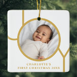 Flicka Första julfoto Julgransprydnad Keramik<br><div class="desc">Detta enkla Flicka första julfoto Ornament dekoreras med ord JOY i guld med vit bakgrund. Anpassade enkelt med ditt foto,  namn och år.</div>