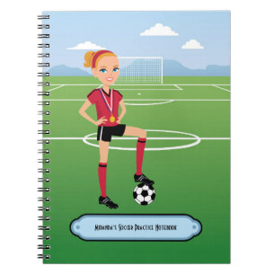 Flicka fotboll övar anteckningsboken anteckningsbok med spiral