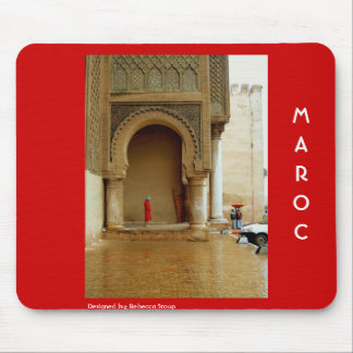 Flicka i rött lag musmatta