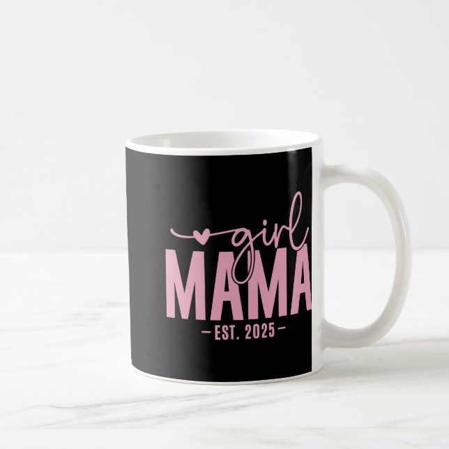 Flicka Mamma Est 2025 Graviditetsavslöjande Blivan Kaffemugg (Höger)