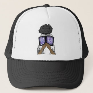 Flicka med afro- läsning truckerkeps