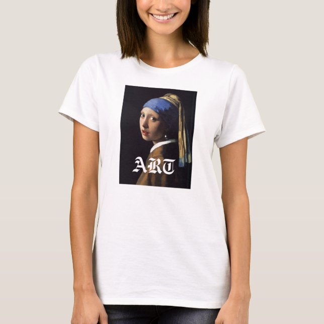 Flicka med en pärlemorfärg örhängemålning tee shirt (Framsida)