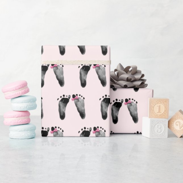 Flicka med Papper radbrytning Presentpapper (Baby Shower)