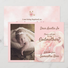 Flicka med rosa rosdoftande fadderinbjudan inbjudningar