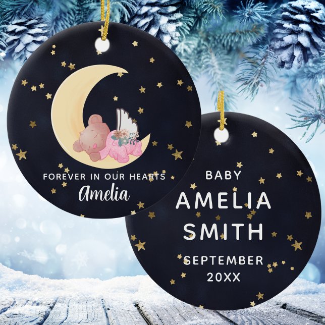 Flicka Memorial för alltid under vår Hjärtjul Julgransprydnad Keramik (Baby Girl Memorial Forever In Our Hearts Christmas Ceramic Ornament
)