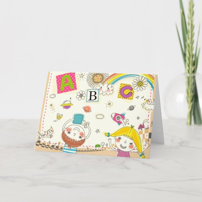 Flicka och pojke som leker vid svarta tavlan kort (Framsida)