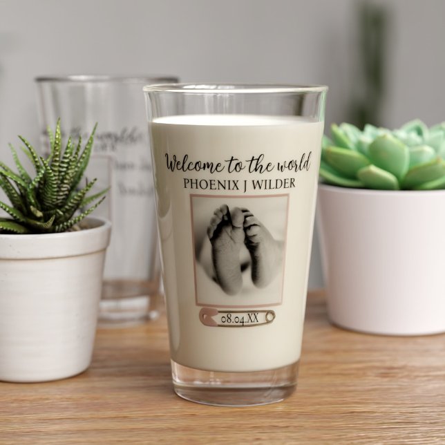 Flicka Photo Keepsakigass Glaskopp (Welcome to the world little one. Just add your name and upload a photo to this lovely keepsake glass)
